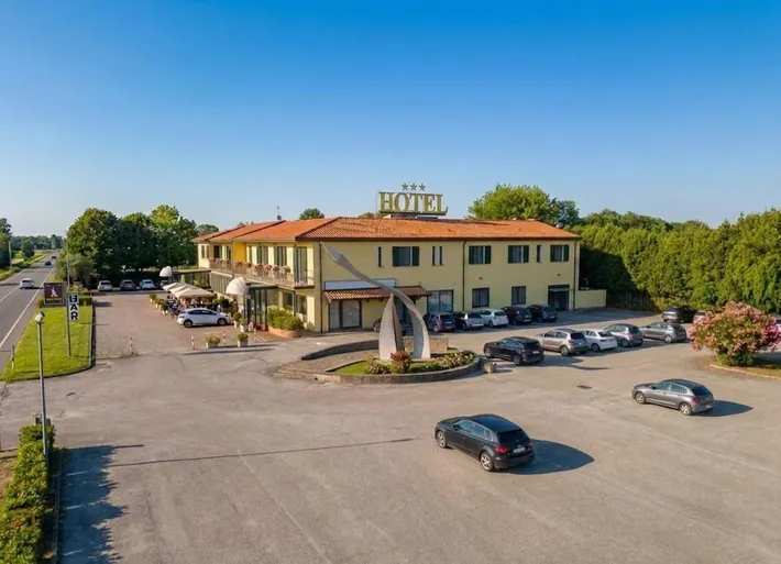 Hotel para 3 personas, con jardín - 1