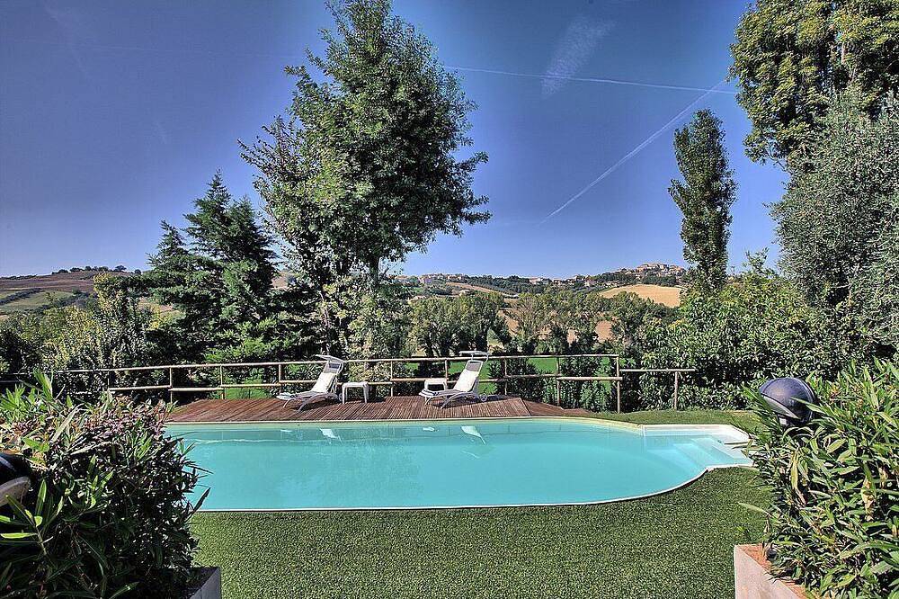 Villa Lidira: A characteristic and welcoming cottage surrounded by the greenery, with Free Wi-Fi. in Ostra, Ancona Provinz