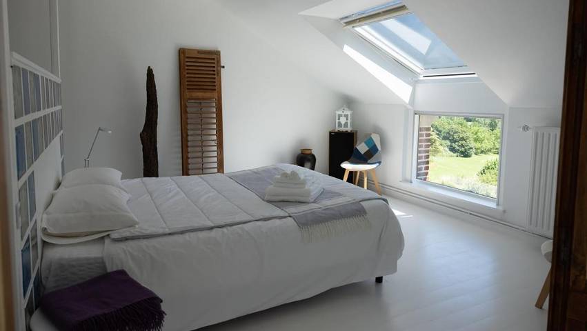 Location de vacances pour 2 personnes, avec Terrasse et Jardin ainsi que Sauna et Vue dans Étrœungt
