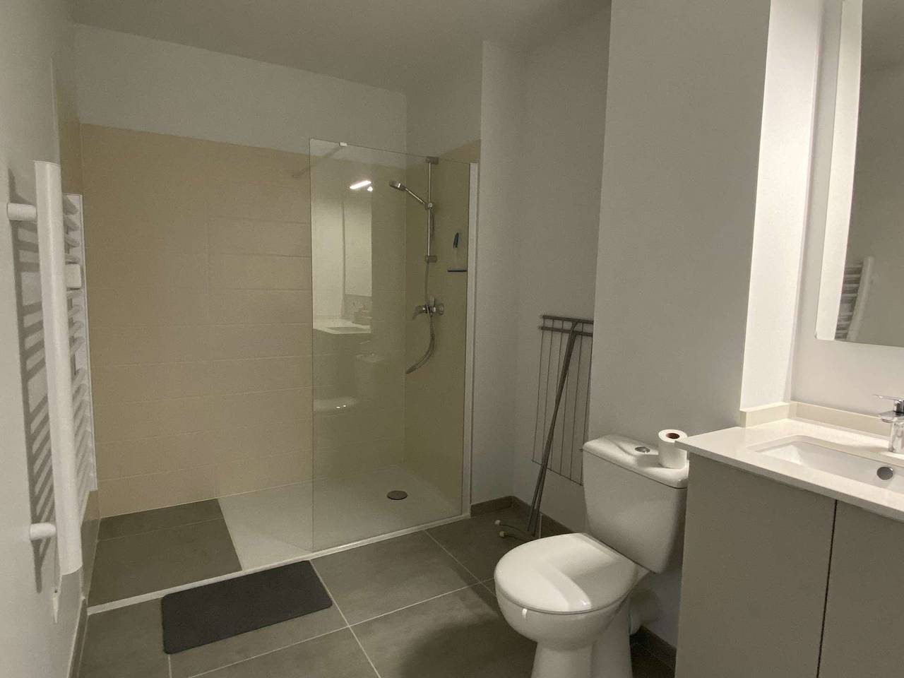 Apartamento vacacional entero, New Apartment In Maubuisson - Comfort and lake close by, ideal for 2 people in Maubuisson, Carcans