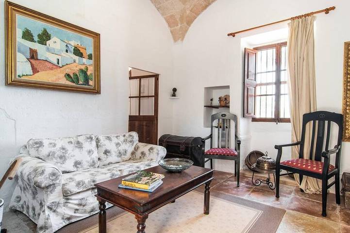 Cozy home in Montuiri with private swimming pool, can be inside or outside in Montuiri, Interior de Mallorca