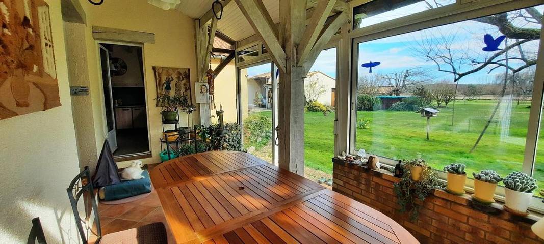 Location de vacances pour 4 personnes, avec piscine ainsi que jardin et vue à Cours-de-Pile - 3