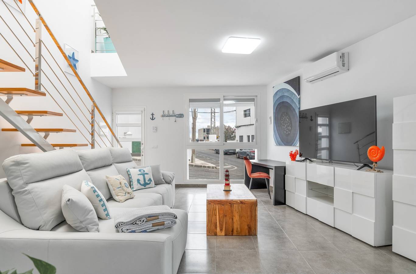Appartement entier, Appartement de vacances 'Sparrow' avec Wi-Fi et climatisation in La Santa, Tinajo