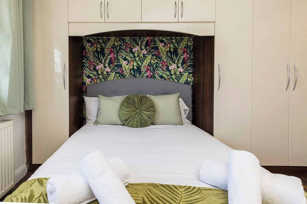 3Br Hazel House, Crawley in Crawley, Sussex de l'Ouest