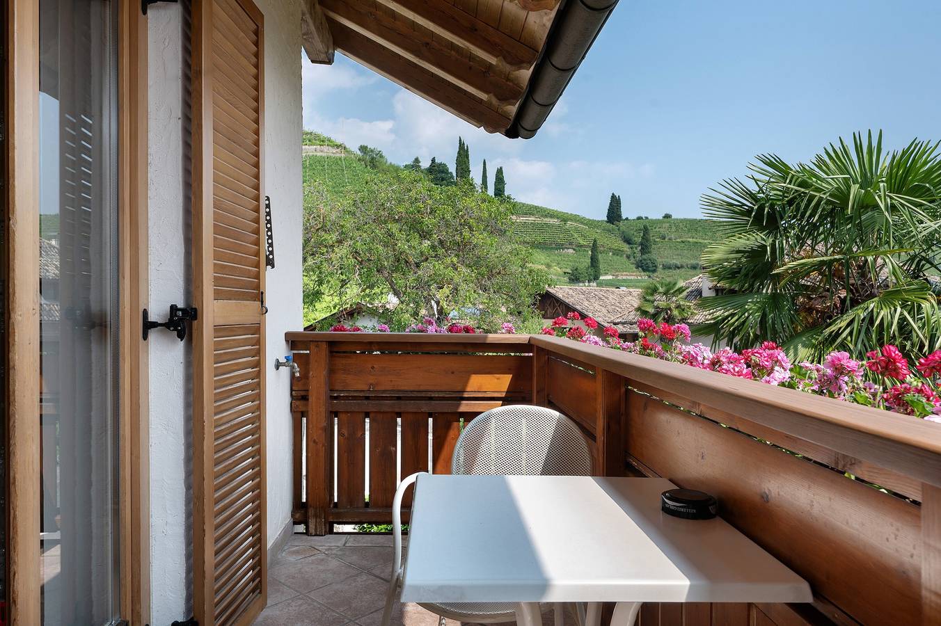 Zimmer 'Seaberhof 3 Erkerzimmer' mit Seeblick, Gemeinschaftspool und Wi-Fi in St. Josef am See, Kaltern an der Weinstraße