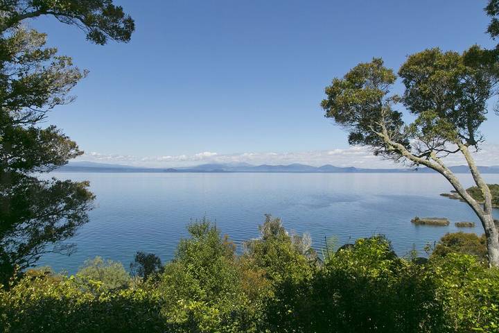 Location de vacances pour 8 personnes, avec jacuzzi et jardin à Taupo - 2