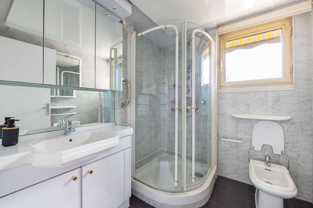 Entire apartment, Close to Centre Hartmann (1min) and Paris (15min) in Levallois-Perret, Hauts-de-Seine