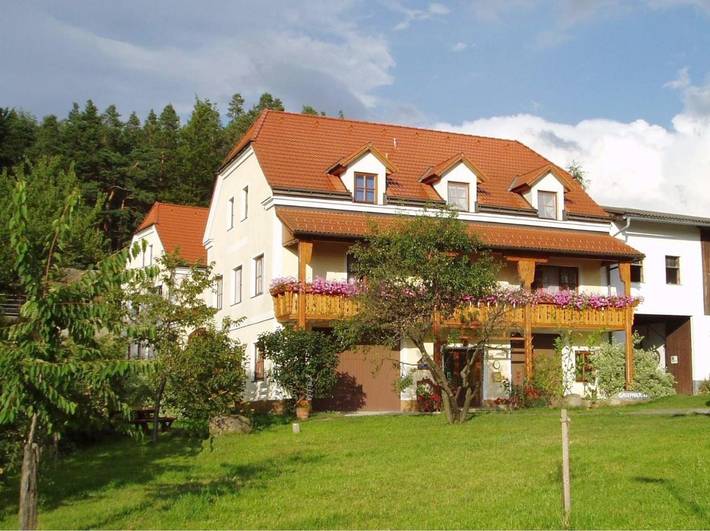 Ferienhaus für 2 Personen, mit Balkon und Terrasse sowie Garten und Ausblick