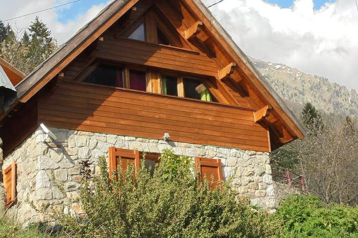 Chalet pour 4 personnes, avec Terrasse et Jardin