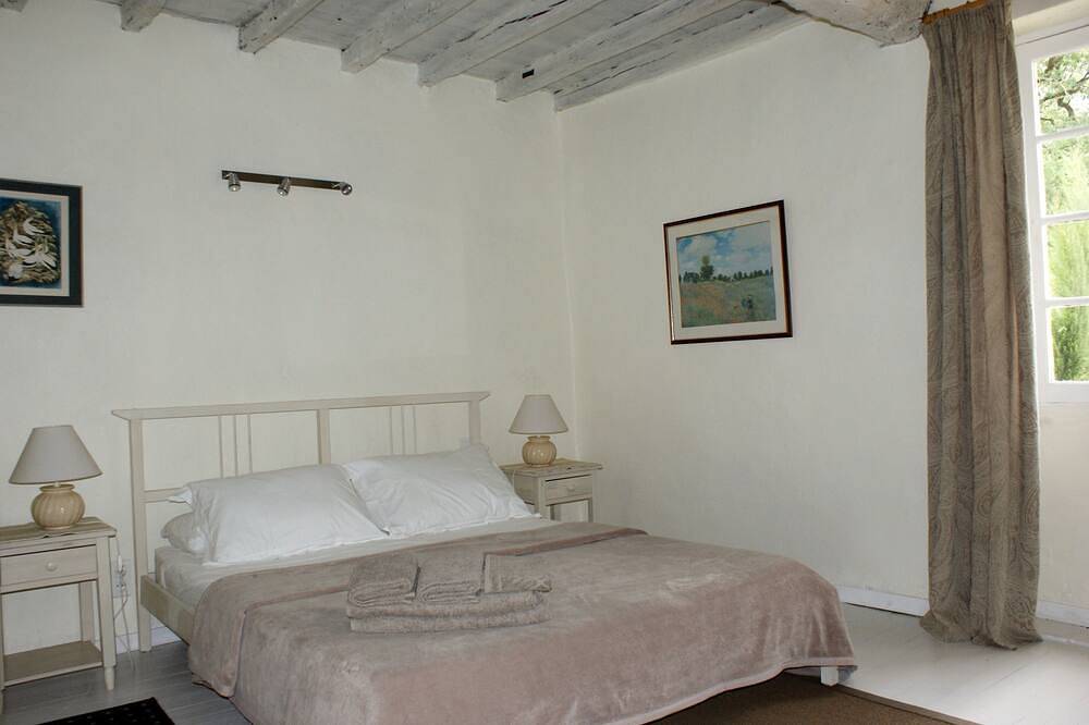 Grande et luxueuse ferme en pierre avec piscine chauffée dans magnifique cadre in Vénès, Région de Castres