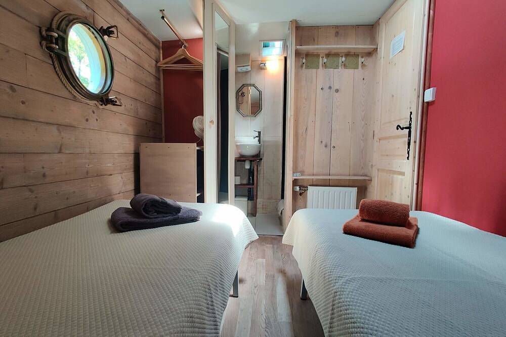 Haricot Noir Houseboat on the Canal du Midi with Private Waterside Terrace in Colombiers, Côte d'Améthyste