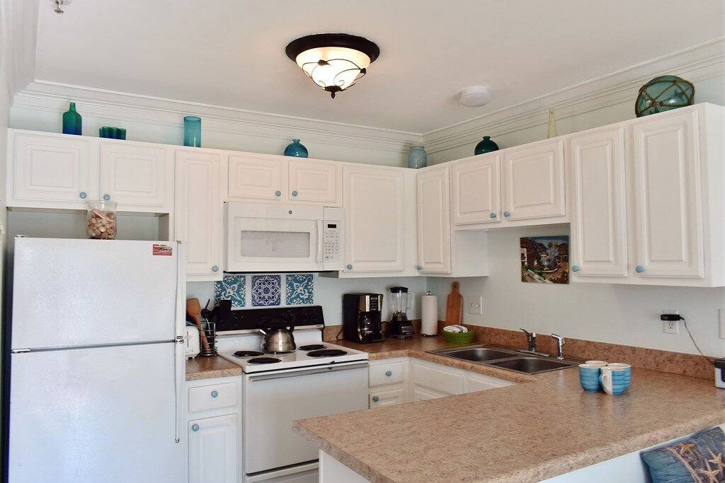 Ganze Wohnung, Caribbean Blue 1 Bdr Wohnung nur einen kurzen Spaziergang vom Strand entfernt. Familienfreundlich. Blick auf den Pool in Johnsons Beach, Perdido Key