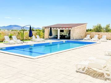 Ferienwohnung für 4 Personen, mit Terrasse und Garten in Sveti Petar na Moru