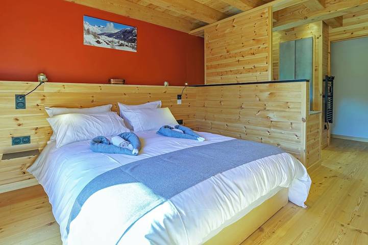 Chalet pour 15 personnes, avec terrasse ainsi que jardin et jacuzzi à Risoul - 2