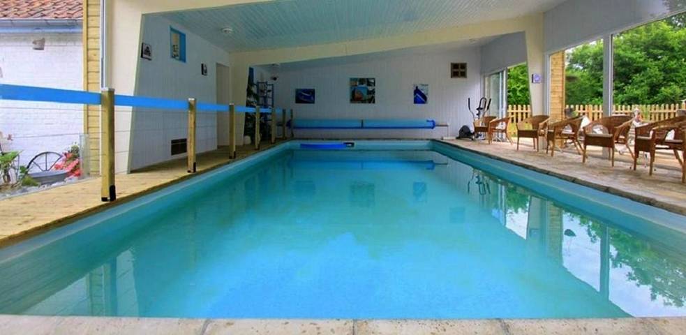 Location de vacances pour 9 personnes, avec jardin et piscine à Boufflers