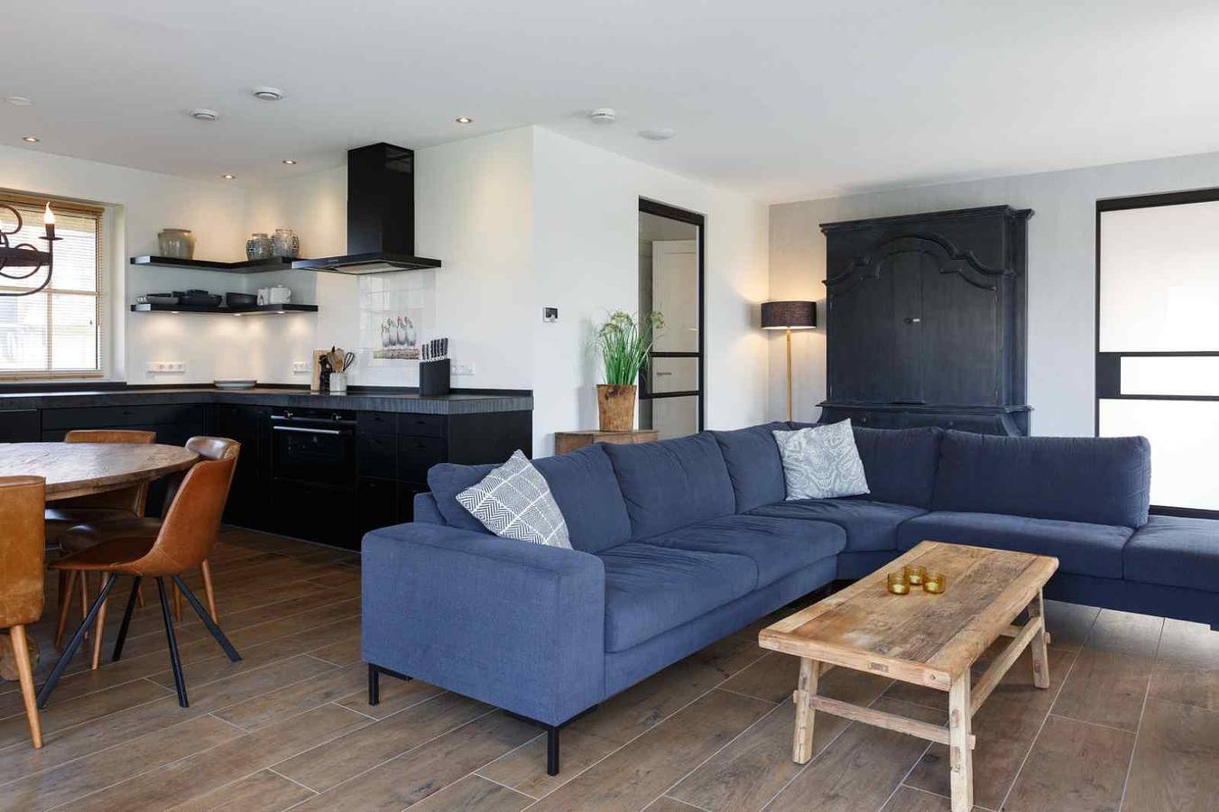 Luxuriöse Villa für 8 Personen mit privater Sauna am Tjeukemeer in Friesland in Delfstrahuizen, Friesland