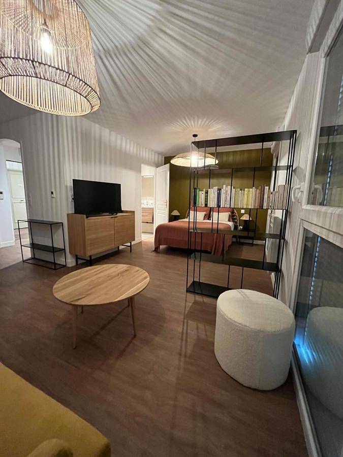 Appartement de vacances pour 3 personnes, avec Balcon et Jacuzzi ainsi que Terrasse et Jardin à Cholet