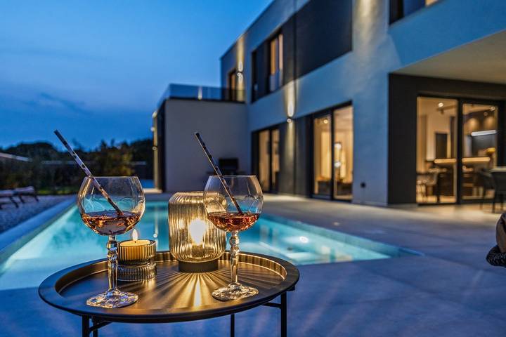 Villa für 8 Personen, mit Garten und Pool in Premantura - 4