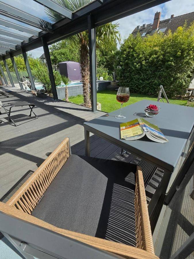 Appartement entier, All-In Rhein-Main - Pool, Sauna, Fitness & Workspace! in Ginsheim-Gustavsburg, Hesse du Sud