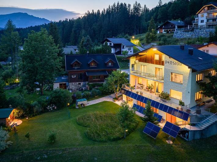 Ferienwohnung für 4 Personen, mit Garten und Terrasse sowie Whirlpool