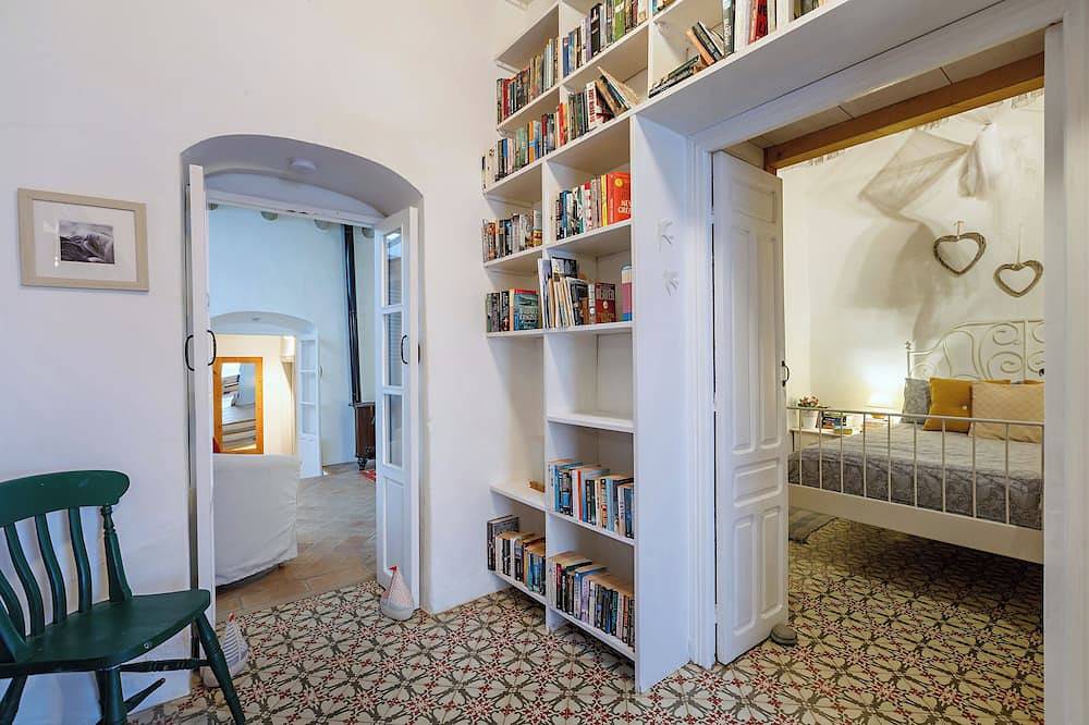 Quirky spacious village house with plunge pool and outdoor cinema in Sanlúcar de Guadiana, Huelva Province