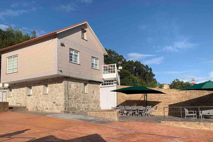 Location de vacances pour 12 personnes, avec jardin et vue, animaux acceptés à Marín - 4