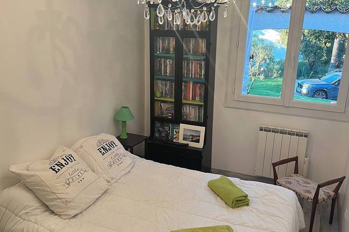 Location de vacances pour 6 personnes, animaux acceptés à Sainte-Anastasie-sur-Issole - 4