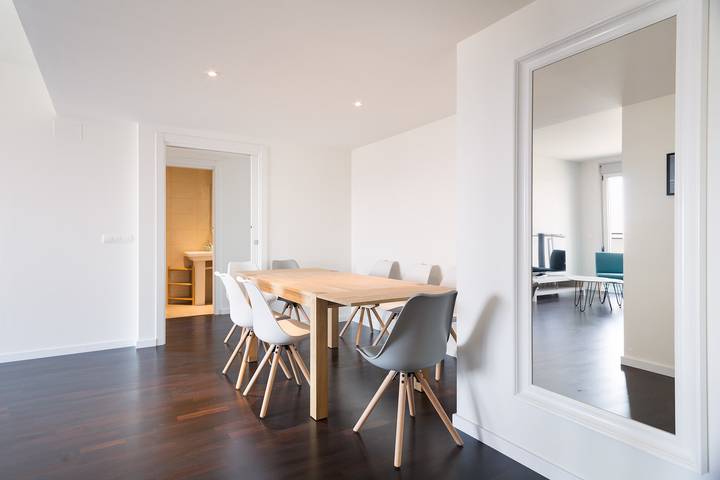 Entire apartment, Port Forum | 3-Bedroom Apartment w/ Balcony in Sant Adrià de Besòs, Barcelonès