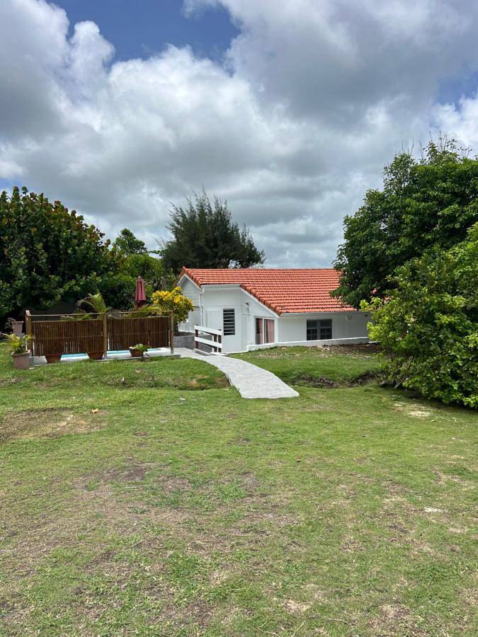 Villa pour 4 personnes, avec piscine ainsi que vue et jardin aux Antilles - 3