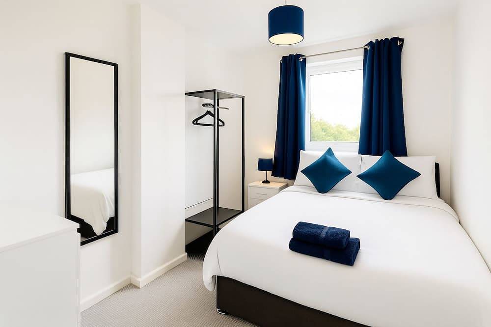 Stoke Mandeville House | Sleeps up to 6-8 in Aylesbury, Chiltern Hills