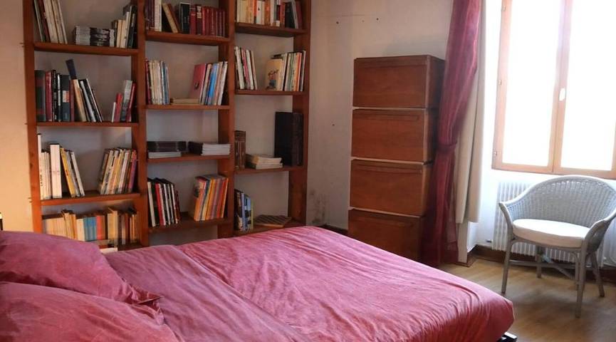 Gîte pour 2 personnes, avec vue ainsi que jardin et piscine à Montregard - 2