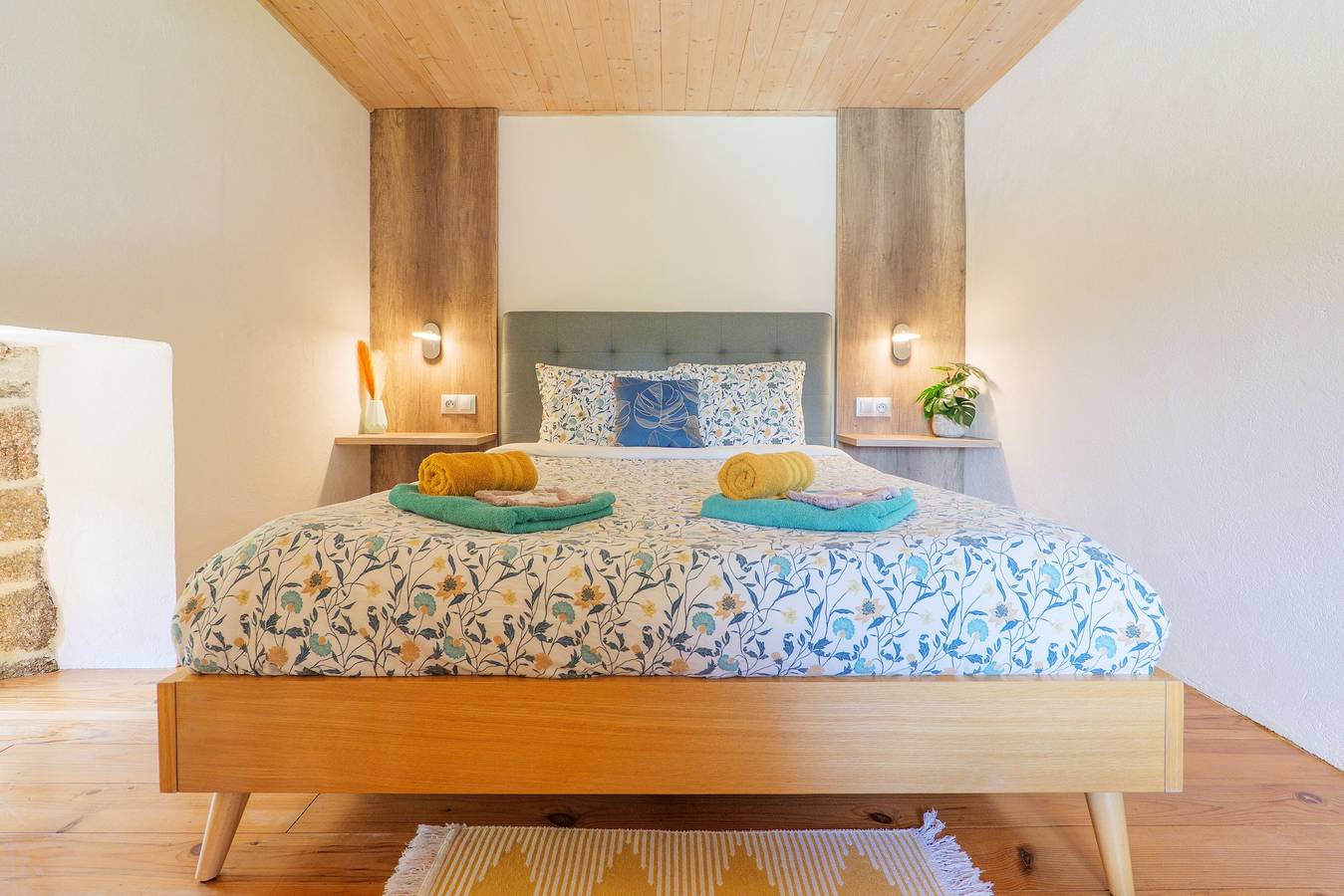 Chambre d’hôtes « La Gardette » avec vue montagne, piscine partagée et terrasse privée in Sablières, Parc naturel régional des Monts d'Ardèche