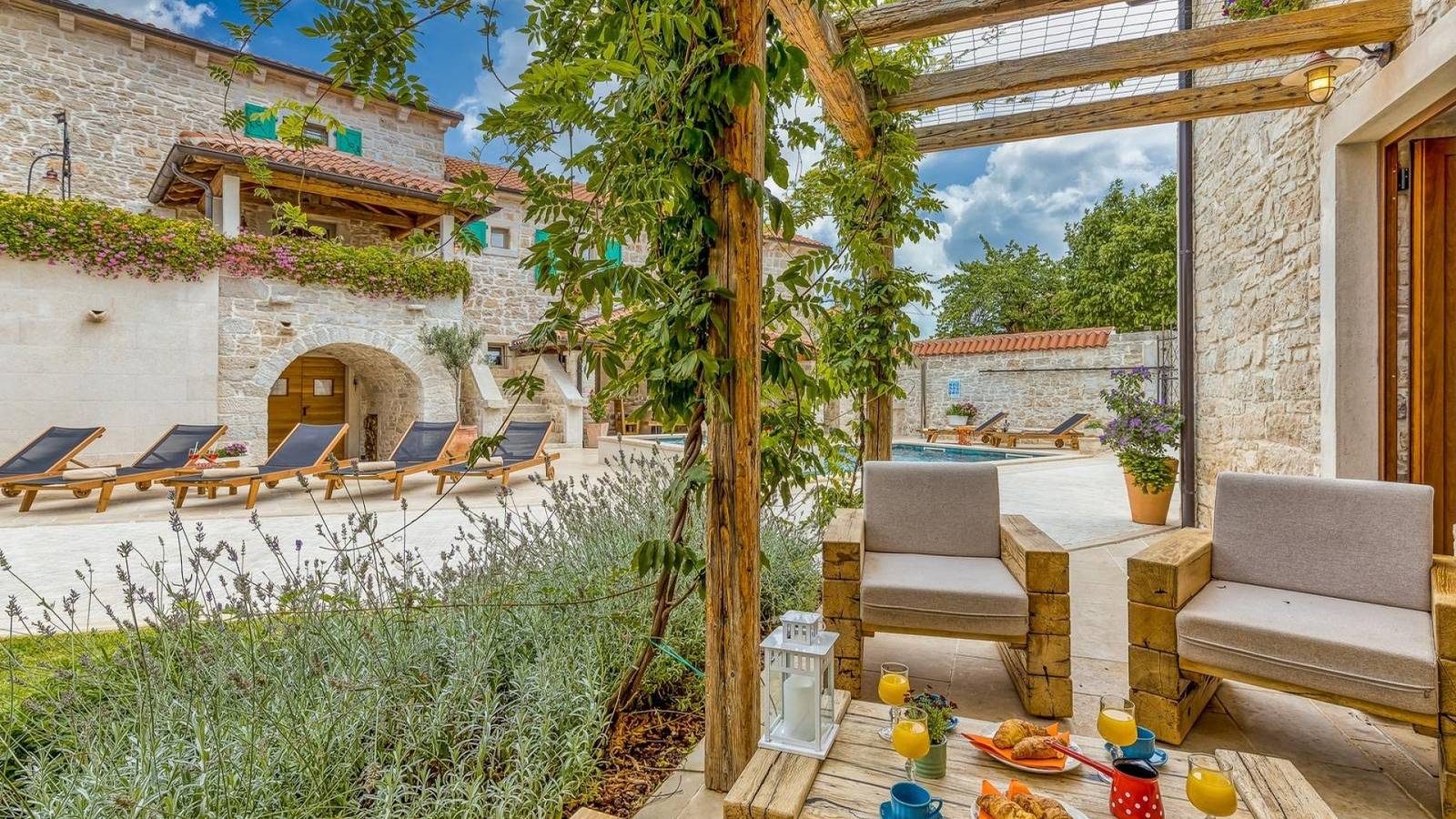 Villa Kata by Villas Guide in Selina, Zentralistrien