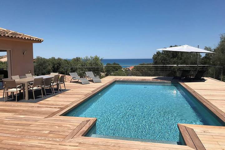 Villa pour 6 personnes, avec terrasse et jardin à Sari-Solenzara