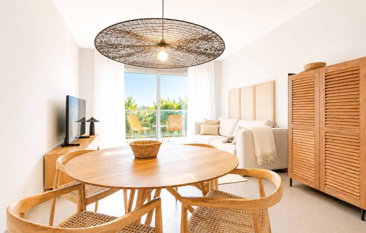 Apartamento vacacional entero, Acogedor apartamento de 2 dormitorios con piscina, terraza y acceso a la playa - Playa Masbó in Moncófar, Costa del Azahar