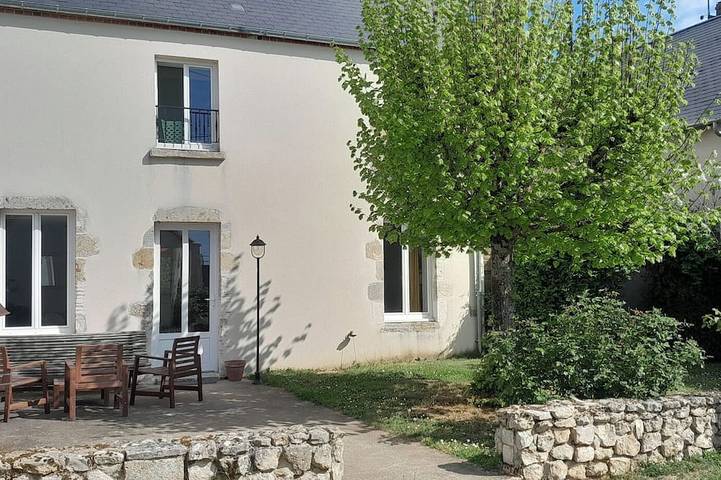 Location de vacances pour 6 personnes, avec jardin dans Darvoy