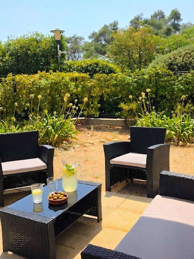 Gîte pour 8 personnes, avec Terrasse et Jardin ainsi que Piscine et Vue dans Thalazur