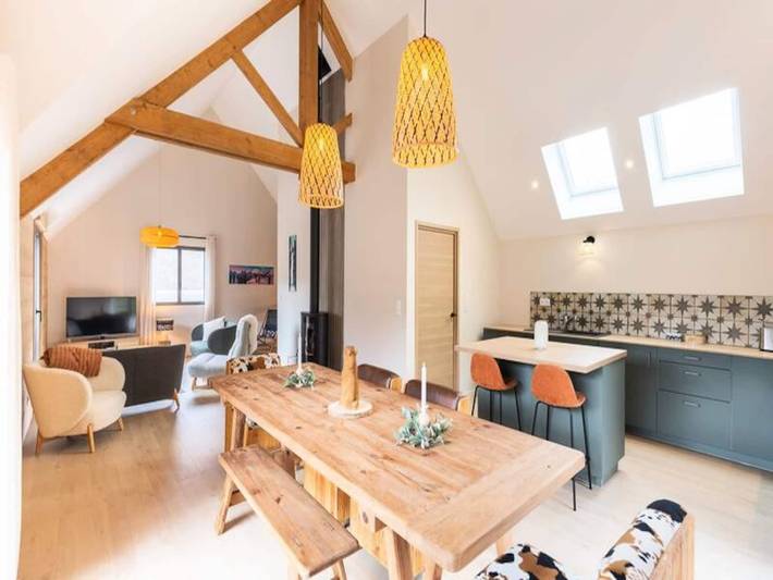 Gîte pour 8 personnes, avec jardin et terrasse à Armenteule