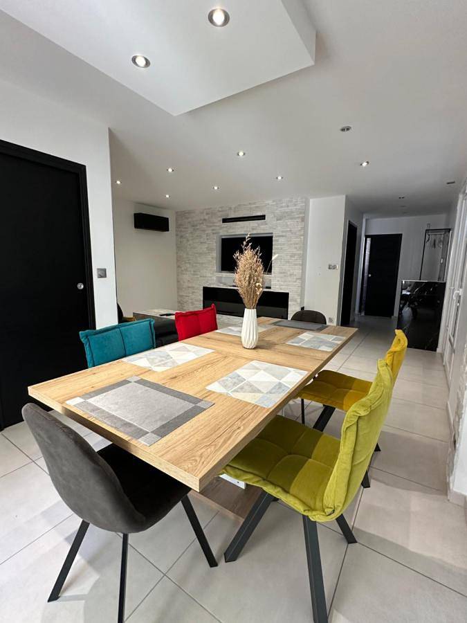 Location de vacances pour 7 personnes, avec Jacuzzi ainsi que Terrasse et Jardin à Nevers - 4