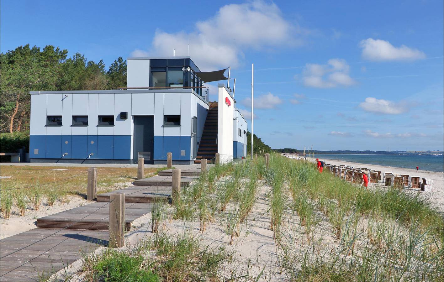 Entire holiday apartment, Beachside Bliss - Modern Apt with Terrace & TV (500m to Strand Binz) in Prora, Bergen auf Rügen and Surroundings