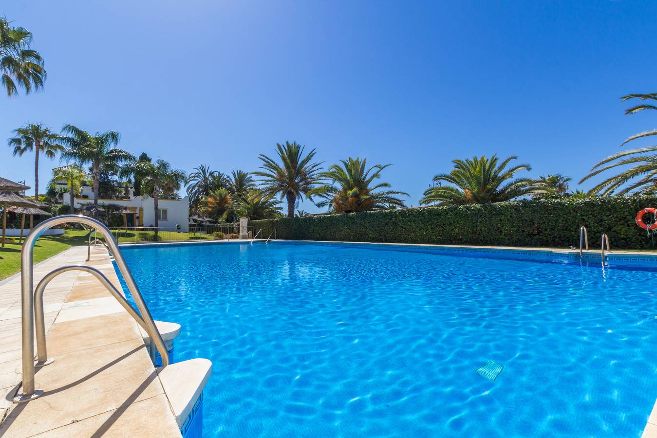 Feriehus for 12 personer med balkong in Playa de Casablanca, Marbella