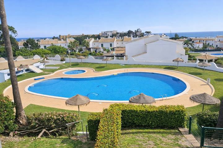 Holiday home for 6 people, with children pool and balcony as well as garden in Albufeira