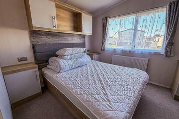 Static Caravan for 6 People in Waveney District, Suffolk, Photo 1