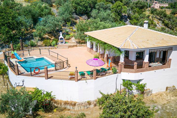 Casa rural para 9 personas, con jardín - 1