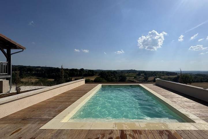 Gîte pour 2 personnes, avec Terrasse et Piscine dans Preyssac-d'Excideuil