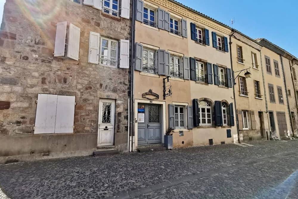 6 Bedroom Private vacation home in Brioude in Brioude, Macizo Central