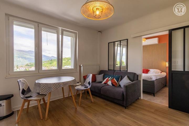 Gîte pour 2 personnes, avec jardin et piscine à Aix-les-Bains - 4