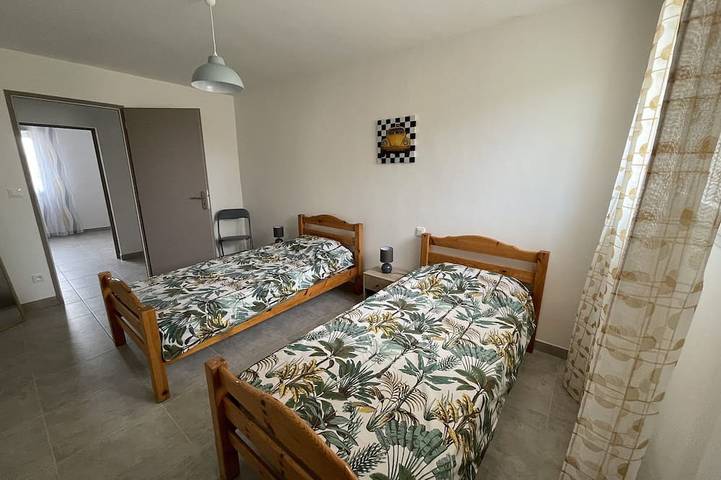 Gîte pour 6 personnes, avec terrasse à Saint-Sauveur-de-Cruzières - 4