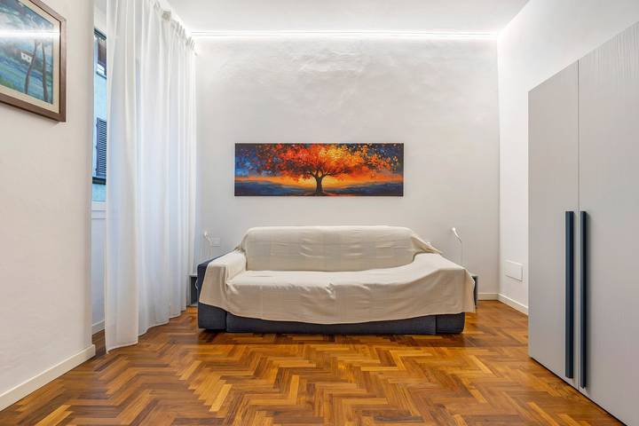 Entire apartment, Ser Lapo - Loggia Del Mazzei with Wi-Fi and Air Conditioning in Prato, Prato Province