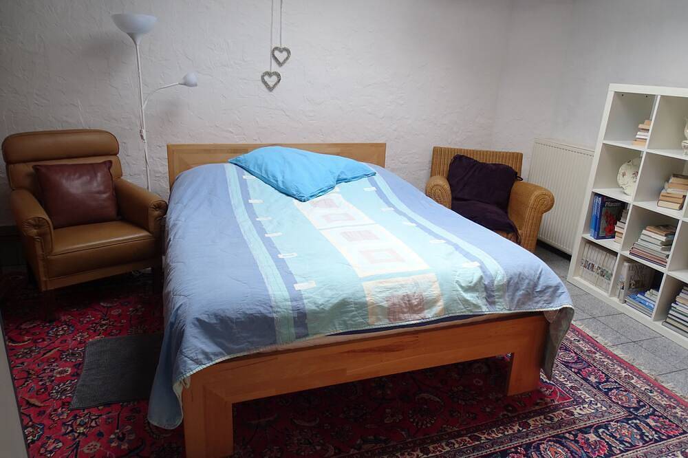 Ganze Wohnung, Hochwertig-modern, ca. 65qm, gr. Garten, exklusive Einrichtung, wirkl. gr. Bad in Lüneburg, Nordheide